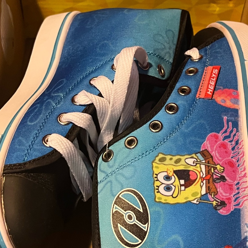 Brand new in the box sponge bob heelys size 3